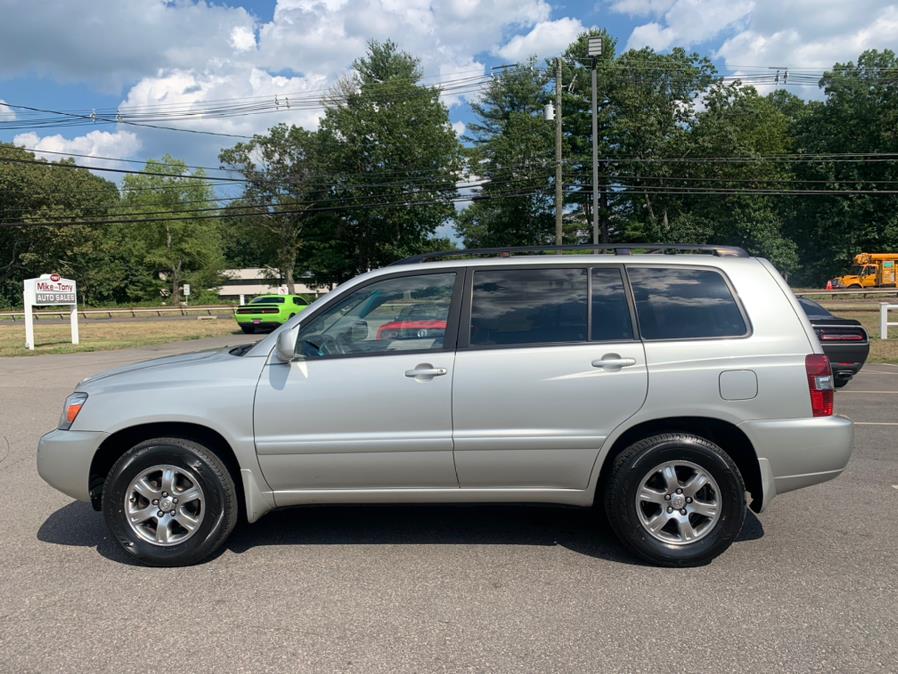 2005 Toyota Highlander 4dr V6 4WD Limited w/3rd Row, available for sale in South Windsor, Connecticut | Mike And Tony Auto Sales, Inc. South Windsor, Connecticut 2005 Toyota Highlander 4dr V6 4WD Limited w/3rd Row, available for sale in South Windsor, Connecticut | Mike And Tony Auto Sales, Inc. South Windsor, Connecticut