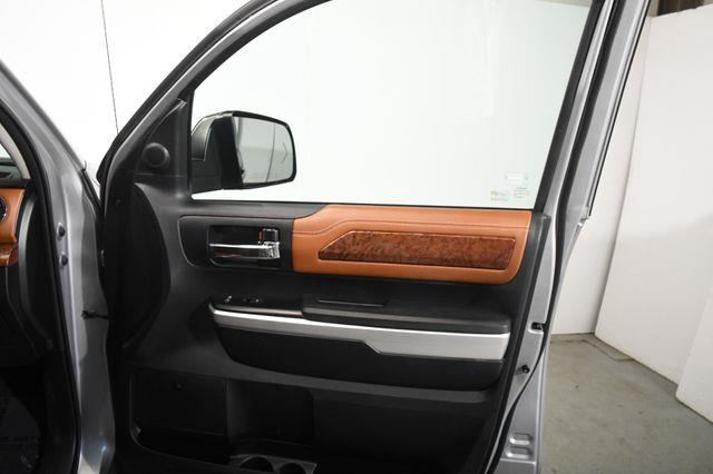 2014 Toyota Tundra Platinum photo