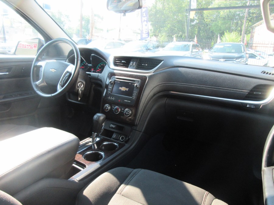 2017 Chevrolet Traverse AWD 4dr LT w/1LT, available for sale in Linden, New Jersey | Route 27 Auto Mall. Linden, New Jersey 2017 Chevrolet Traverse AWD 4dr LT w/1LT, available for sale in Linden, New Jersey | Route 27 Auto Mall. Linden, New Jersey
