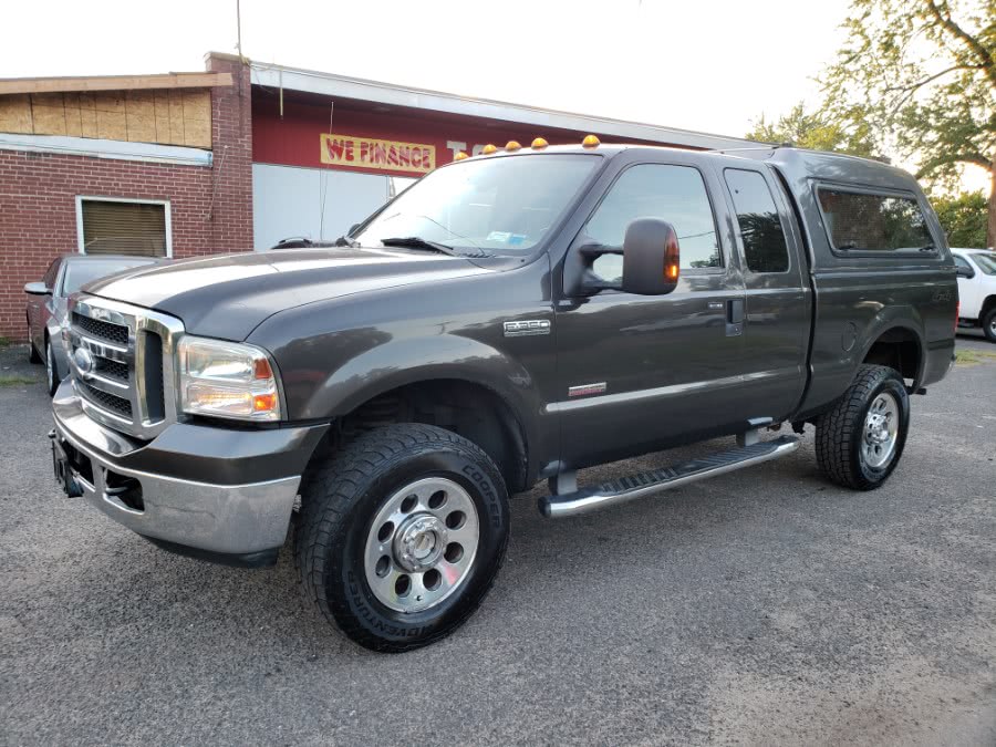 2005 Ford Super Duty F-350 SRW Supercab 142" XLT 4WD 6.0 Power Stroke Diesel, available for sale in East Windsor, Connecticut | Toro Auto. East Windsor, Connecticut