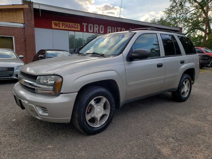 2007 Chevrolet TrailBlazer 4WD 4dr LT, available for sale in East Windsor, Connecticut | Toro Auto. East Windsor, Connecticut