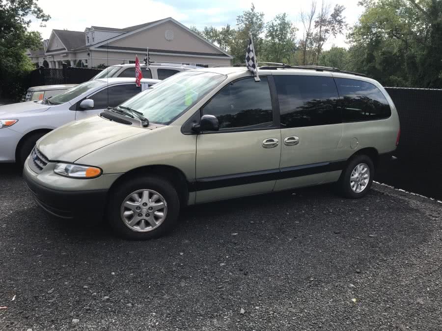 1999 Plymouth Voyager 4dr Grand SE 119" WB, available for sale in New Britain, Connecticut | Diamond Brite Car Care LLC. New Britain, Connecticut