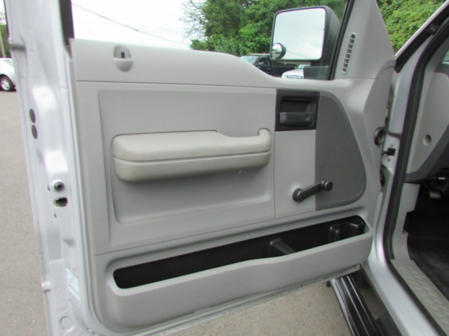 2007 Ford F-150 4WD Supercab 145" XL, available for sale in East Windsor, Connecticut | United Auto Sales of E Windsor, Inc. East Windsor, Connecticut 2007 Ford F-150 4WD Supercab 145" XL, available for sale in East Windsor, Connecticut | United Auto Sales of E Windsor, Inc. East Windsor, Connecticut