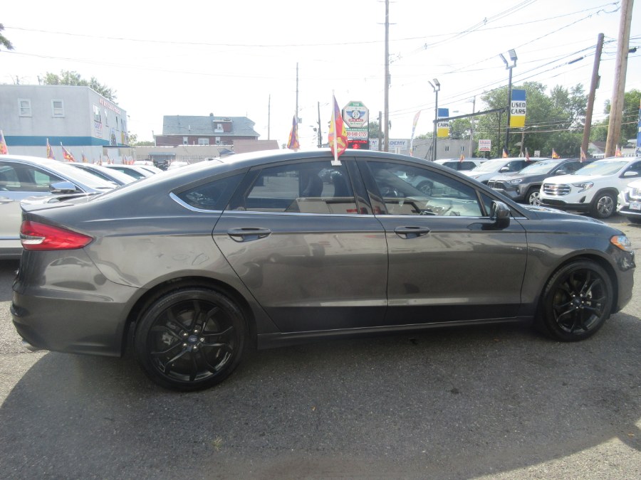 2019 Ford Fusion SE FWD photo