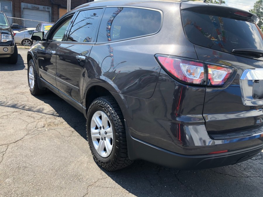 Used Chevrolet Traverse FWD 4dr LS w/1LS 2016 | Affordable Motors Inc. Bridgeport, Connecticut Used Chevrolet Traverse FWD 4dr LS w/1LS 2016 | Affordable Motors Inc. Bridgeport, Connecticut