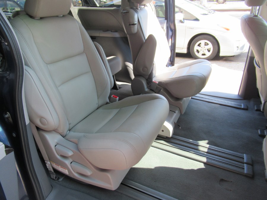 2020 Toyota Sienna XLE Premium FWD 8-Passenger (Natl), available for sale in Woodside, New York | Pepmore Auto Sales Inc.. Woodside, New York 2020 Toyota Sienna XLE Premium FWD 8-Passenger (Natl), available for sale in Woodside, New York | Pepmore Auto Sales Inc.. Woodside, New York