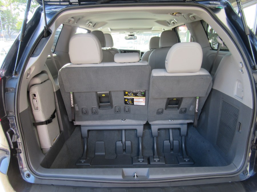2020 Toyota Sienna XLE Premium FWD 8-Passenger (Natl), available for sale in Woodside, New York | Pepmore Auto Sales Inc.. Woodside, New York 2020 Toyota Sienna XLE Premium FWD 8-Passenger (Natl), available for sale in Woodside, New York | Pepmore Auto Sales Inc.. Woodside, New York