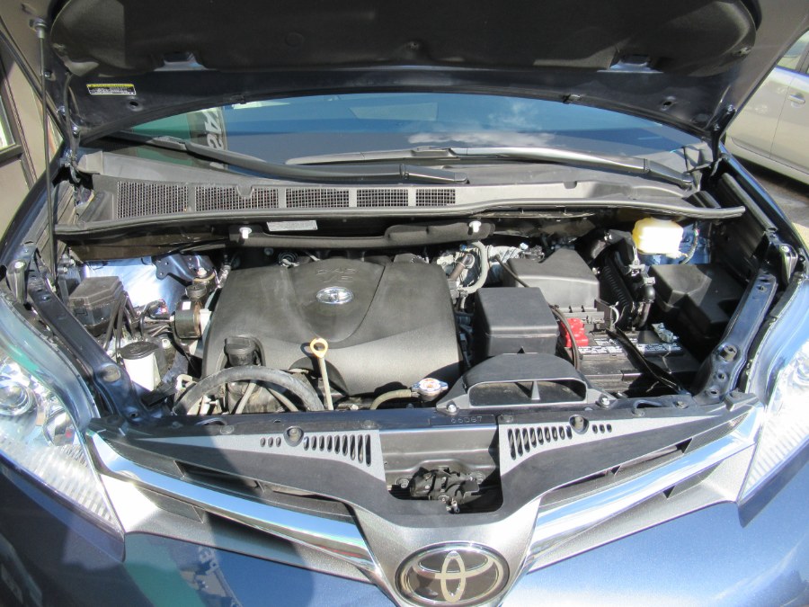 2020 Toyota Sienna XLE Premium FWD 8-Passenger (Natl), available for sale in Woodside, New York | Pepmore Auto Sales Inc.. Woodside, New York 2020 Toyota Sienna XLE Premium FWD 8-Passenger (Natl), available for sale in Woodside, New York | Pepmore Auto Sales Inc.. Woodside, New York