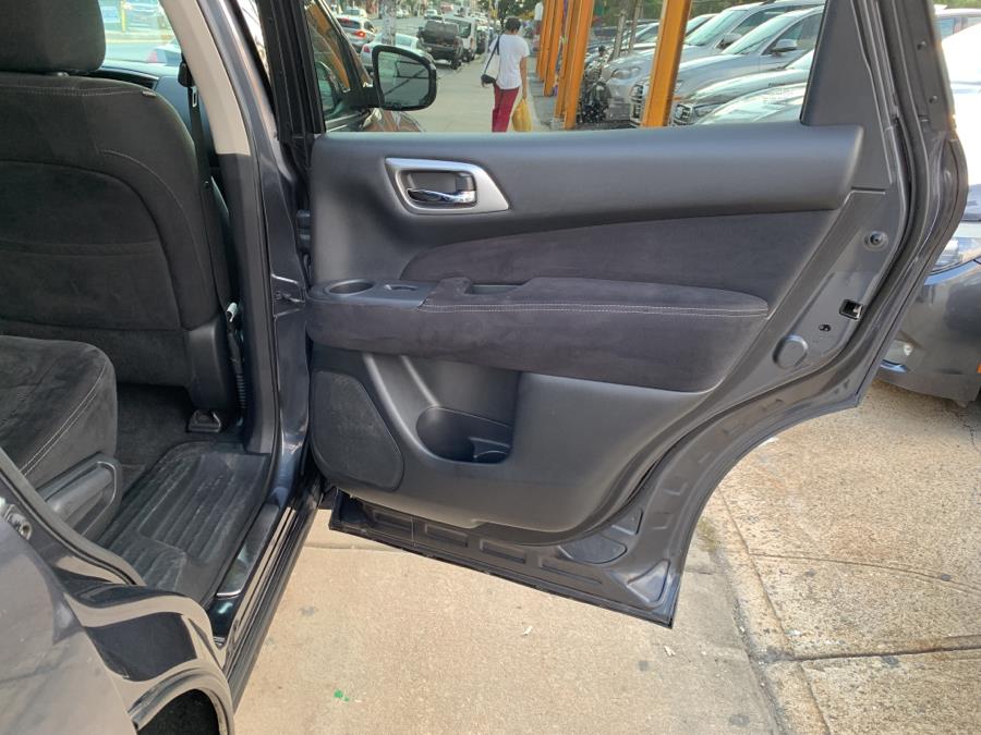 2014 Nissan Pathfinder 4WD 4dr S, available for sale in Jamaica, New York | Sylhet Motors Inc.. Jamaica, New York 2014 Nissan Pathfinder 4WD 4dr S, available for sale in Jamaica, New York | Sylhet Motors Inc.. Jamaica, New York