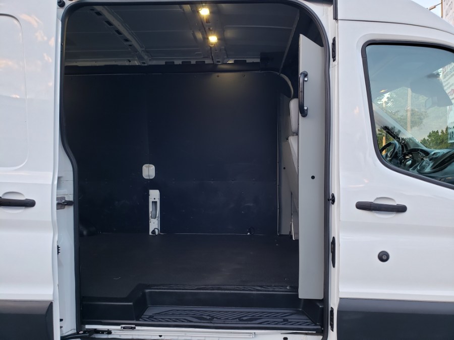 Used Ford Transit Van T-250 148" Med Rf 9000 GVWR Sliding RH Dr LWB 2017 | Toro Auto. East Windsor, Connecticut Used Ford Transit Van T-250 148" Med Rf 9000 GVWR Sliding RH Dr LWB 2017 | Toro Auto. East Windsor, Connecticut