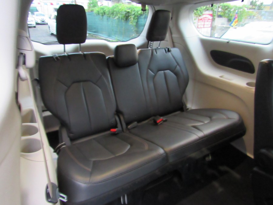 2018 Chrysler Pacifica Touring L, available for sale in Middle Village, New York | Road Masters II INC. Middle Village, New York 2018 Chrysler Pacifica Touring L, available for sale in Middle Village, New York | Road Masters II INC. Middle Village, New York