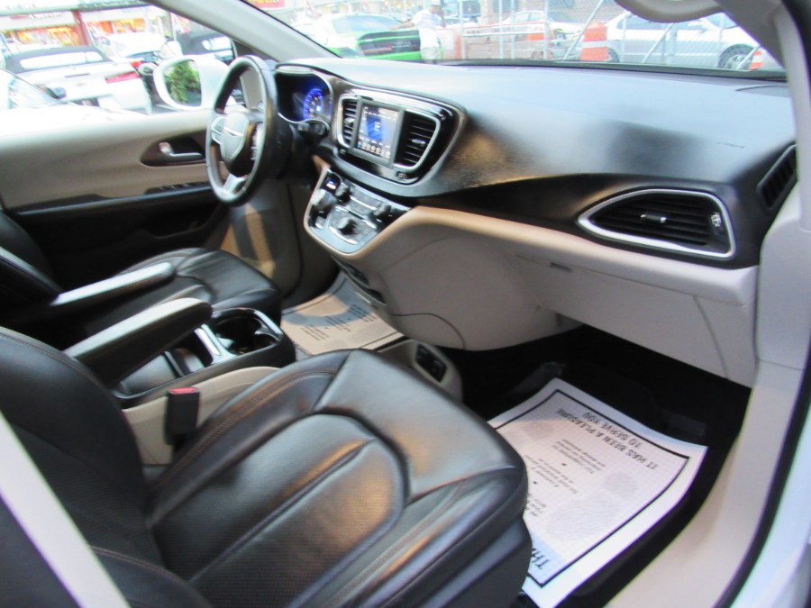 2018 Chrysler Pacifica Touring L, available for sale in Middle Village, New York | Road Masters II INC. Middle Village, New York 2018 Chrysler Pacifica Touring L, available for sale in Middle Village, New York | Road Masters II INC. Middle Village, New York
