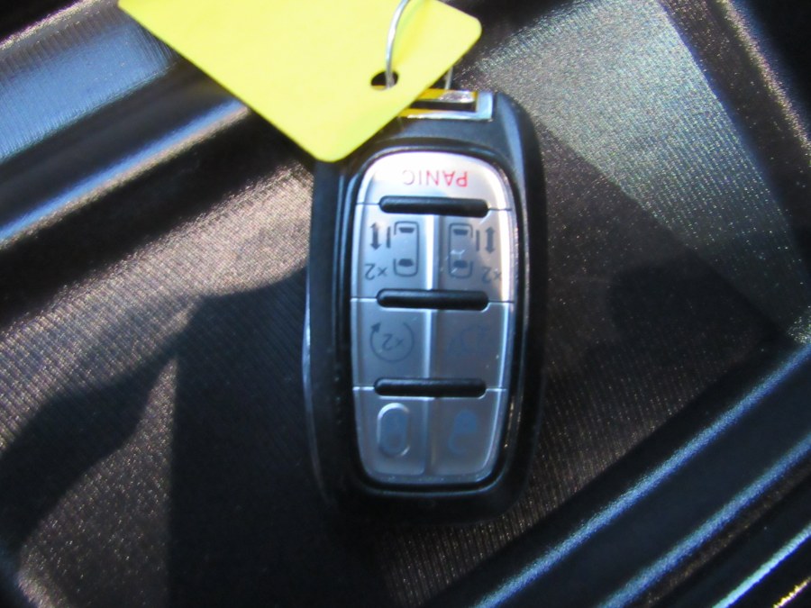 2018 Chrysler Pacifica Touring L, available for sale in Middle Village, New York | Road Masters II INC. Middle Village, New York 2018 Chrysler Pacifica Touring L, available for sale in Middle Village, New York | Road Masters II INC. Middle Village, New York