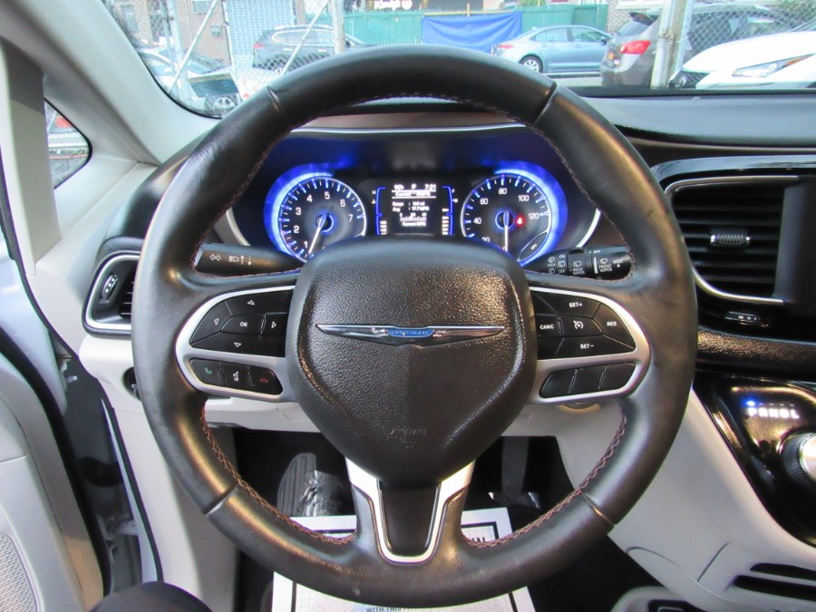 2018 Chrysler Pacifica Touring L, available for sale in Middle Village, New York | Road Masters II INC. Middle Village, New York 2018 Chrysler Pacifica Touring L, available for sale in Middle Village, New York | Road Masters II INC. Middle Village, New York