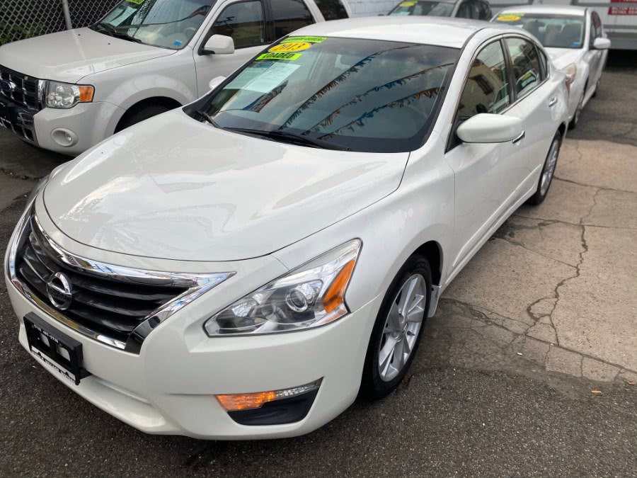 2013 Nissan Altima 4dr Sdn I4 2.5 S, available for sale in Middle Village, New York | Middle Village Motors . Middle Village, New York
