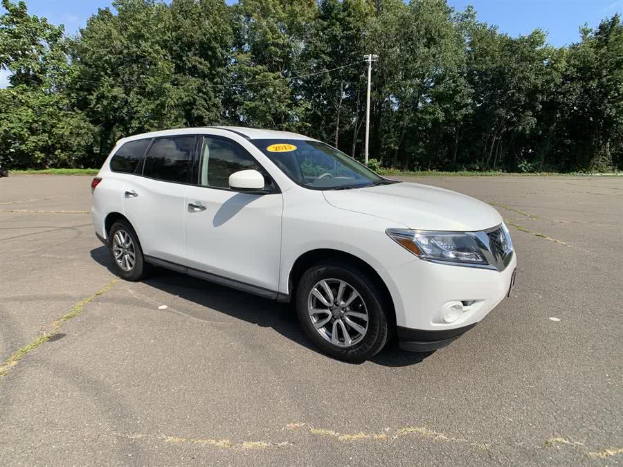 2013 Nissan Pathfinder 4WD 4dr S, available for sale in Stratford, Connecticut | Wiz Leasing Inc. Stratford, Connecticut