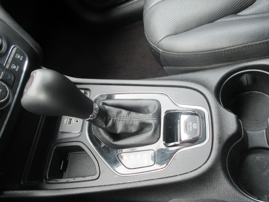 2019 Jeep Cherokee Limited FWD, available for sale in Linden, New Jersey | Route 27 Auto Mall. Linden, New Jersey 2019 Jeep Cherokee Limited FWD, available for sale in Linden, New Jersey | Route 27 Auto Mall. Linden, New Jersey