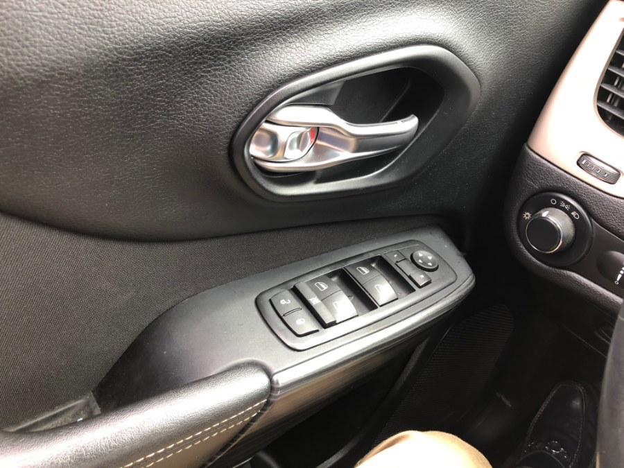 Used Jeep Cherokee 4WD 4dr Sport 2016 | Affordable Motors Inc. Bridgeport, Connecticut Used Jeep Cherokee 4WD 4dr Sport 2016 | Affordable Motors Inc. Bridgeport, Connecticut