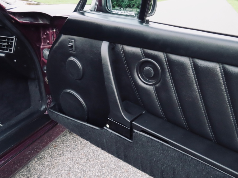 1991 Porsche 911 Carrera 2dr Coupe 2 Targa, available for sale in North Salem, New York | Meccanic Shop North Inc. North Salem, New York 1991 Porsche 911 Carrera 2dr Coupe 2 Targa, available for sale in North Salem, New York | Meccanic Shop North Inc. North Salem, New York