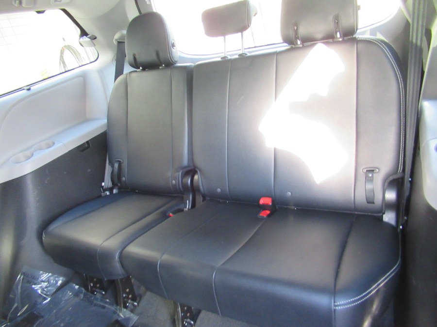 2018 Toyota Sienna SE FWD 8-Passenger (Natl), available for sale in Woodside, New York | Pepmore Auto Sales Inc.. Woodside, New York 2018 Toyota Sienna SE FWD 8-Passenger (Natl), available for sale in Woodside, New York | Pepmore Auto Sales Inc.. Woodside, New York