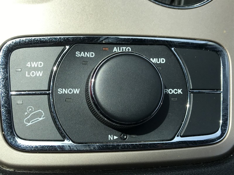 Used Jeep Grand Cherokee 4WD 4dr Limited 2015 | Union Street Auto Sales. West Springfield, Massachusetts Used Jeep Grand Cherokee 4WD 4dr Limited 2015 | Union Street Auto Sales. West Springfield, Massachusetts