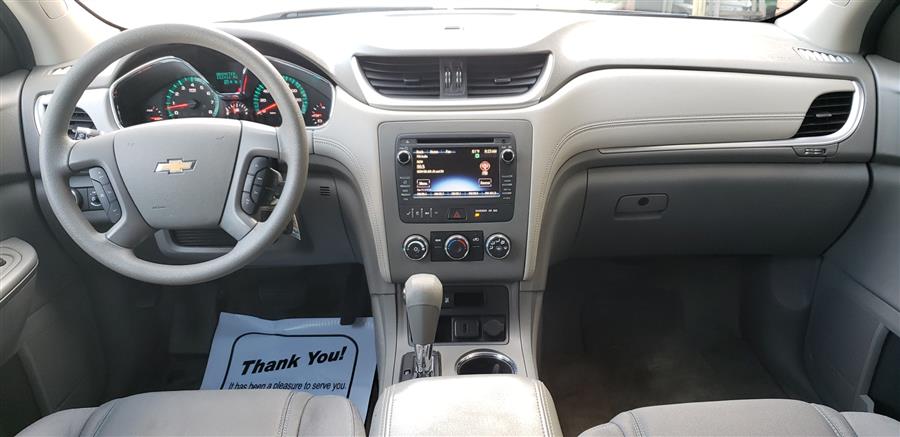 2015 Chevrolet Traverse AWD 4dr, available for sale in Waterbury, Connecticut | National Auto Brokers, Inc.. Waterbury, Connecticut 2015 Chevrolet Traverse AWD 4dr, available for sale in Waterbury, Connecticut | National Auto Brokers, Inc.. Waterbury, Connecticut