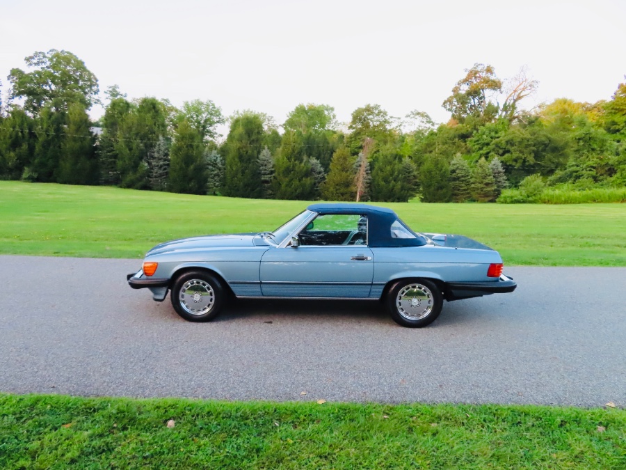 1987 Mercedes-Benz 560 Series 2dr Roadster 560SL, available for sale in North Salem, New York | Meccanic Shop North Inc. North Salem, New York 1987 Mercedes-Benz 560 Series 2dr Roadster 560SL, available for sale in North Salem, New York | Meccanic Shop North Inc. North Salem, New York
