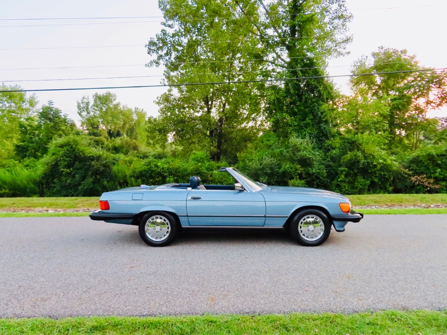 1987 Mercedes-Benz 560 Series 2dr Roadster 560SL, available for sale in North Salem, New York | Meccanic Shop North Inc. North Salem, New York 1987 Mercedes-Benz 560 Series 2dr Roadster 560SL, available for sale in North Salem, New York | Meccanic Shop North Inc. North Salem, New York