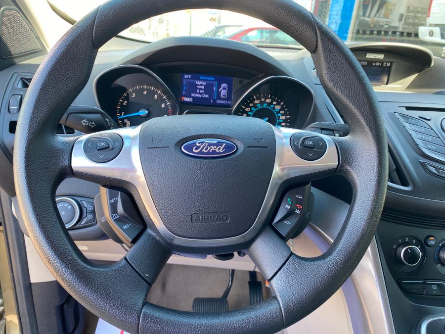 2013 Ford Escape 4WD 4dr SE, available for sale in Stamford, Connecticut | Harbor View Auto Sales LLC. Stamford, Connecticut 2013 Ford Escape 4WD 4dr SE, available for sale in Stamford, Connecticut | Harbor View Auto Sales LLC. Stamford, Connecticut