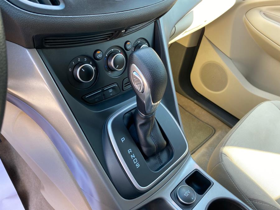 2013 Ford Escape 4WD 4dr SE, available for sale in Stamford, Connecticut | Harbor View Auto Sales LLC. Stamford, Connecticut 2013 Ford Escape 4WD 4dr SE, available for sale in Stamford, Connecticut | Harbor View Auto Sales LLC. Stamford, Connecticut