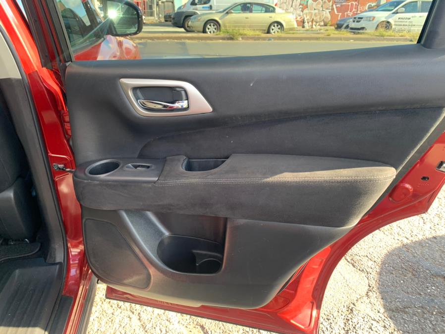 Used Nissan Pathfinder 4WD 4dr SV 2013 | Brooklyn Auto Mall LLC. Brooklyn, New York Used Nissan Pathfinder 4WD 4dr SV 2013 | Brooklyn Auto Mall LLC. Brooklyn, New York