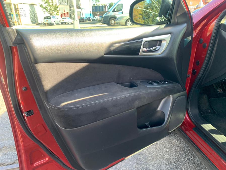 Used Nissan Pathfinder 4WD 4dr SV 2013 | Brooklyn Auto Mall LLC. Brooklyn, New York Used Nissan Pathfinder 4WD 4dr SV 2013 | Brooklyn Auto Mall LLC. Brooklyn, New York