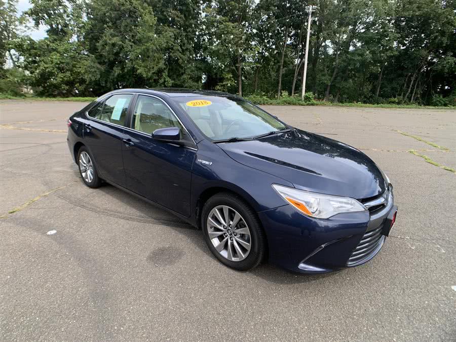 2016 Toyota Camry Hybrid 4dr Sdn XLE (Natl), available for sale in Stratford, Connecticut | Wiz Leasing Inc. Stratford, Connecticut
