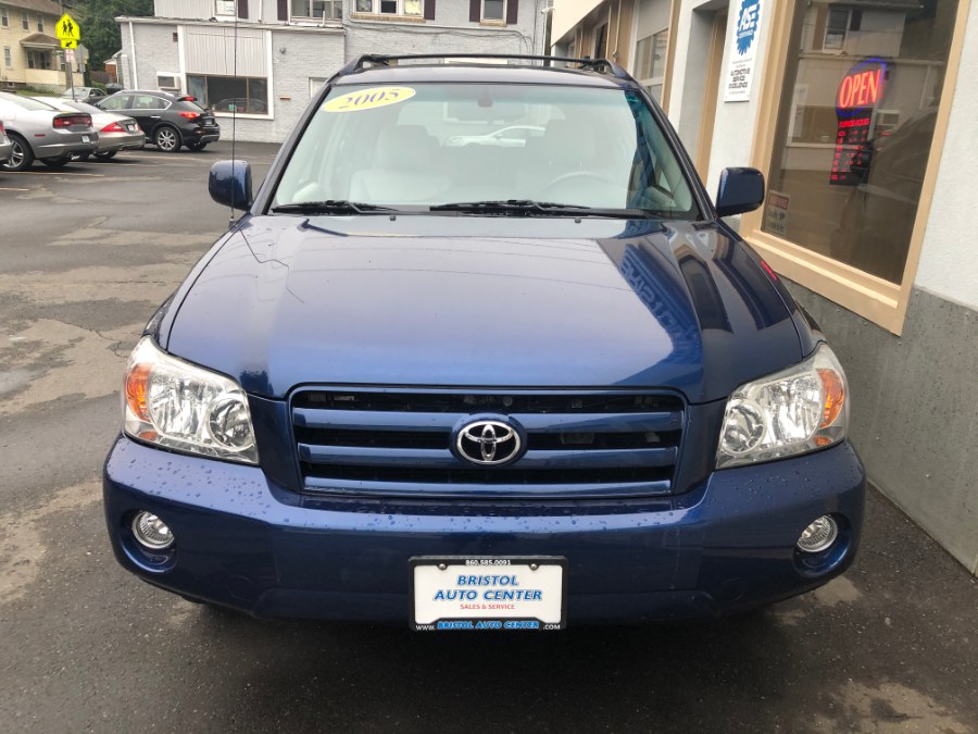 2005 Toyota Highlander 4dr V6 4WD w/3rd Row (Natl), available for sale in Bristol, Connecticut | Bristol Auto Center LLC. Bristol, Connecticut 2005 Toyota Highlander 4dr V6 4WD w/3rd Row (Natl), available for sale in Bristol, Connecticut | Bristol Auto Center LLC. Bristol, Connecticut