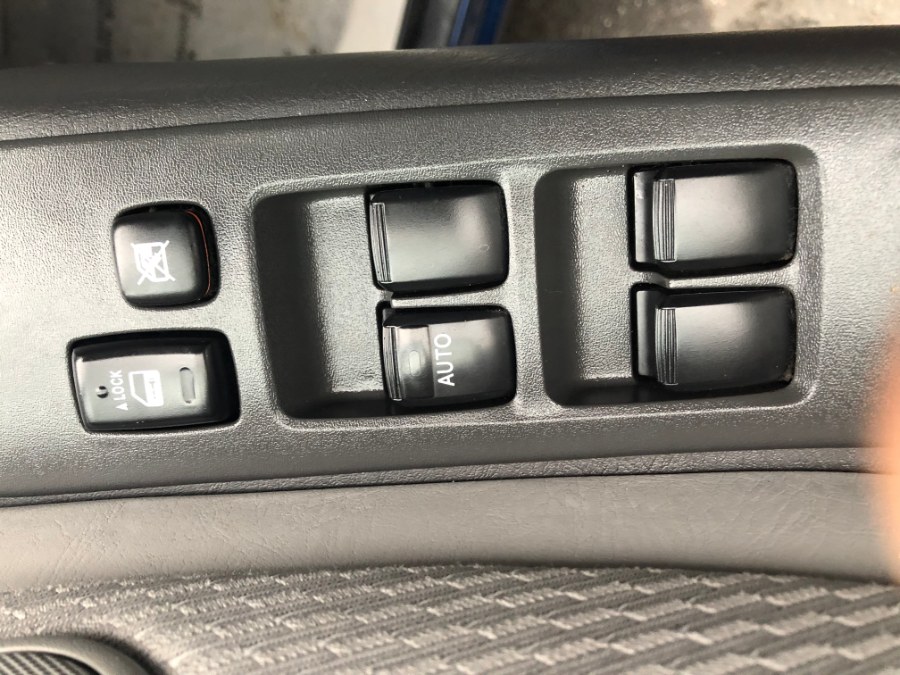 2005 Toyota Highlander 4dr V6 4WD w/3rd Row (Natl), available for sale in Bristol, Connecticut | Bristol Auto Center LLC. Bristol, Connecticut 2005 Toyota Highlander 4dr V6 4WD w/3rd Row (Natl), available for sale in Bristol, Connecticut | Bristol Auto Center LLC. Bristol, Connecticut