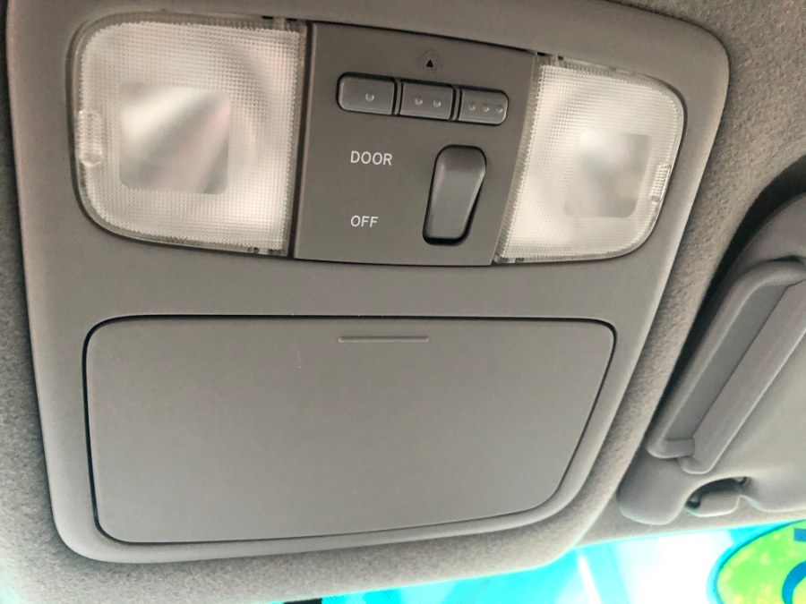 2005 Toyota Highlander 4dr V6 4WD w/3rd Row (Natl), available for sale in Bristol, Connecticut | Bristol Auto Center LLC. Bristol, Connecticut 2005 Toyota Highlander 4dr V6 4WD w/3rd Row (Natl), available for sale in Bristol, Connecticut | Bristol Auto Center LLC. Bristol, Connecticut