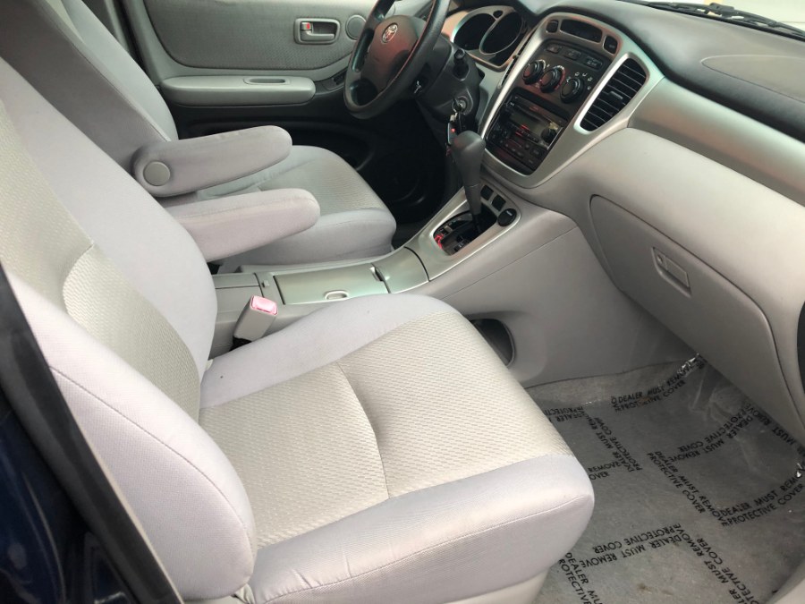 2005 Toyota Highlander 4dr V6 4WD w/3rd Row (Natl), available for sale in Bristol, Connecticut | Bristol Auto Center LLC. Bristol, Connecticut 2005 Toyota Highlander 4dr V6 4WD w/3rd Row (Natl), available for sale in Bristol, Connecticut | Bristol Auto Center LLC. Bristol, Connecticut