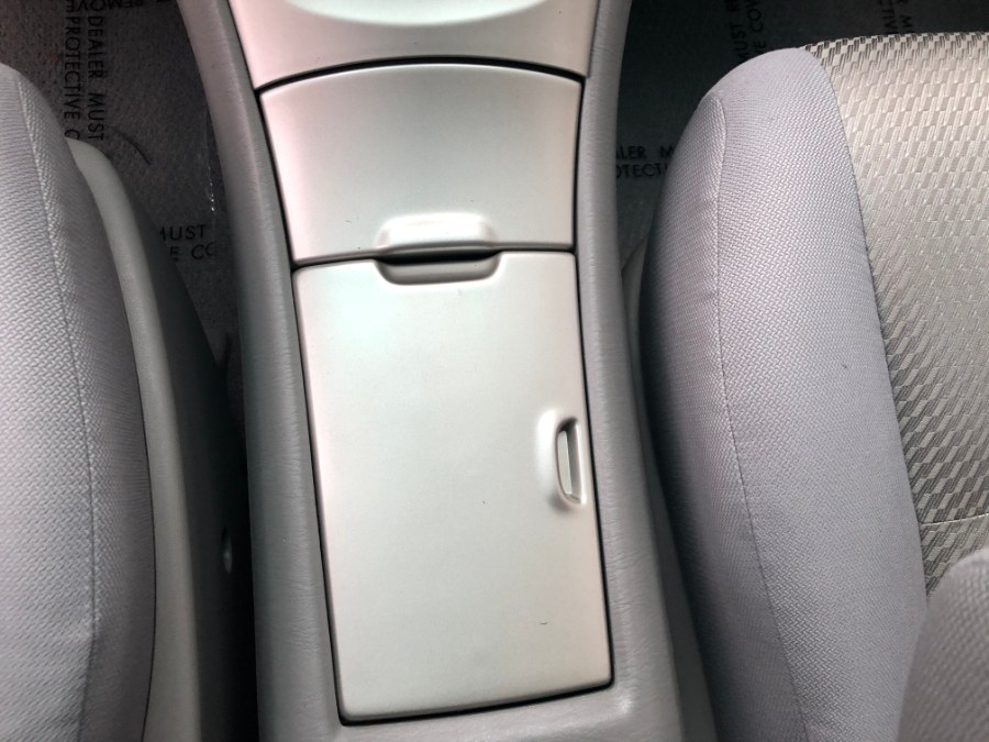 2005 Toyota Highlander 4dr V6 4WD w/3rd Row (Natl), available for sale in Bristol, Connecticut | Bristol Auto Center LLC. Bristol, Connecticut 2005 Toyota Highlander 4dr V6 4WD w/3rd Row (Natl), available for sale in Bristol, Connecticut | Bristol Auto Center LLC. Bristol, Connecticut