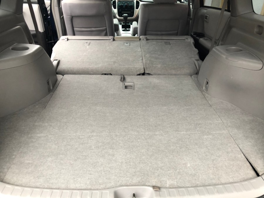2005 Toyota Highlander 4dr V6 4WD w/3rd Row (Natl), available for sale in Bristol, Connecticut | Bristol Auto Center LLC. Bristol, Connecticut 2005 Toyota Highlander 4dr V6 4WD w/3rd Row (Natl), available for sale in Bristol, Connecticut | Bristol Auto Center LLC. Bristol, Connecticut