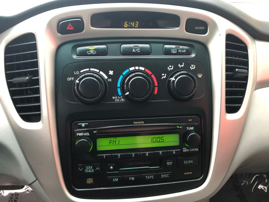 2005 Toyota Highlander 4dr V6 4WD w/3rd Row (Natl), available for sale in Bristol, Connecticut | Bristol Auto Center LLC. Bristol, Connecticut 2005 Toyota Highlander 4dr V6 4WD w/3rd Row (Natl), available for sale in Bristol, Connecticut | Bristol Auto Center LLC. Bristol, Connecticut