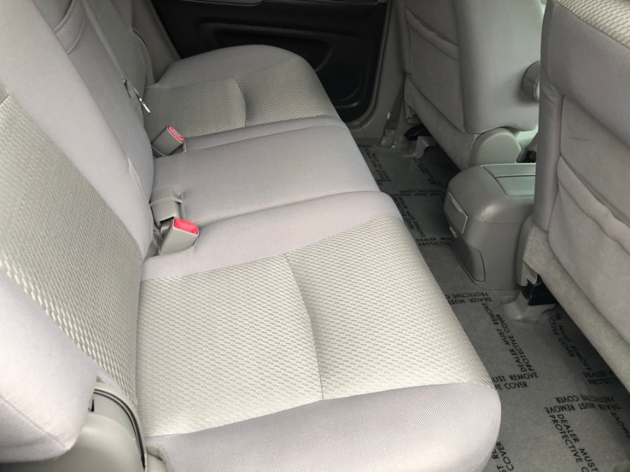 2005 Toyota Highlander 4dr V6 4WD w/3rd Row (Natl), available for sale in Bristol, Connecticut | Bristol Auto Center LLC. Bristol, Connecticut 2005 Toyota Highlander 4dr V6 4WD w/3rd Row (Natl), available for sale in Bristol, Connecticut | Bristol Auto Center LLC. Bristol, Connecticut