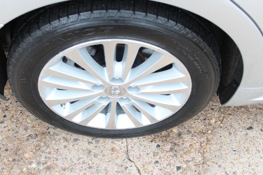 Used Toyota Avalon Hybrid 4dr Sdn XLE Touring (Natl) 2013 | Carsonmain LLC. Manchester, Connecticut Used Toyota Avalon Hybrid 4dr Sdn XLE Touring (Natl) 2013 | Carsonmain LLC. Manchester, Connecticut