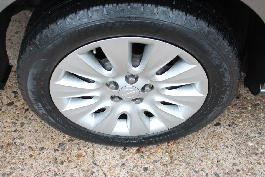 2013 Chrysler 200 4dr Sdn LX, available for sale in Manchester, Connecticut | Carsonmain LLC. Manchester, Connecticut 2013 Chrysler 200 4dr Sdn LX, available for sale in Manchester, Connecticut | Carsonmain LLC. Manchester, Connecticut