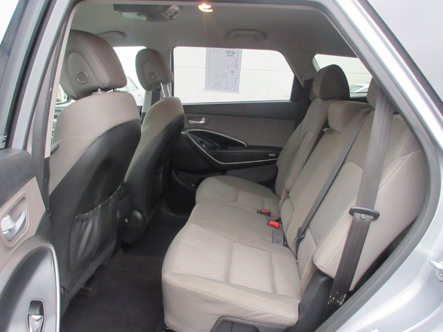 2017 Hyundai Santa Fe SE 3.3L Automatic AWD, available for sale in Linden, New Jersey | Route 27 Auto Mall. Linden, New Jersey 2017 Hyundai Santa Fe SE 3.3L Automatic AWD, available for sale in Linden, New Jersey | Route 27 Auto Mall. Linden, New Jersey