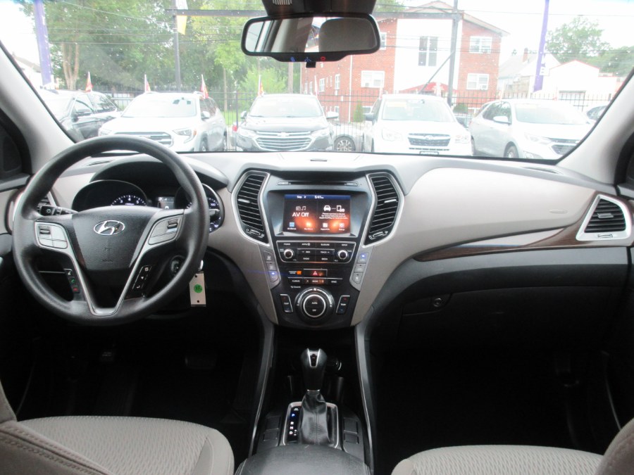 2017 Hyundai Santa Fe SE 3.3L Automatic AWD, available for sale in Linden, New Jersey | Route 27 Auto Mall. Linden, New Jersey 2017 Hyundai Santa Fe SE 3.3L Automatic AWD, available for sale in Linden, New Jersey | Route 27 Auto Mall. Linden, New Jersey