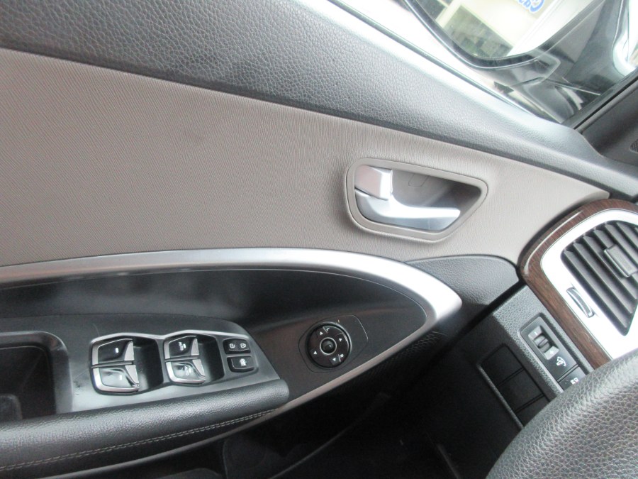 2017 Hyundai Santa Fe SE 3.3L Automatic AWD, available for sale in Linden, New Jersey | Route 27 Auto Mall. Linden, New Jersey 2017 Hyundai Santa Fe SE 3.3L Automatic AWD, available for sale in Linden, New Jersey | Route 27 Auto Mall. Linden, New Jersey