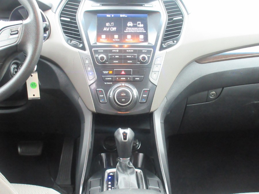 2017 Hyundai Santa Fe SE 3.3L Automatic AWD, available for sale in Linden, New Jersey | Route 27 Auto Mall. Linden, New Jersey 2017 Hyundai Santa Fe SE 3.3L Automatic AWD, available for sale in Linden, New Jersey | Route 27 Auto Mall. Linden, New Jersey