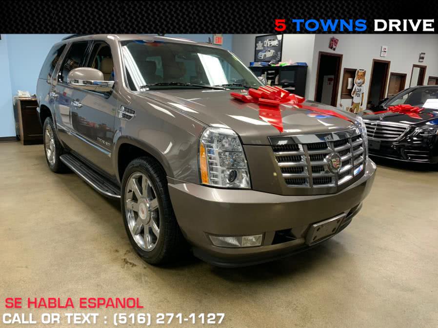 2014 Cadillac Escalade Luxury AWD 4dr Luxury, available for sale in Inwood, New York | 5 Towns Drive. Inwood, New York