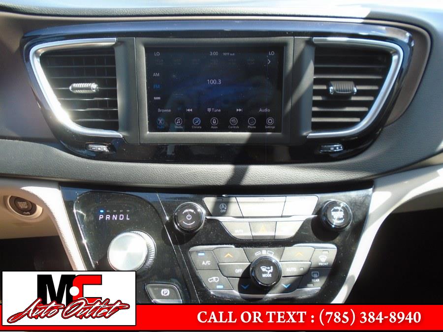 2019 Chrysler Pacifica Touring L FWD, available for sale in Colby, Kansas | M C Auto Outlet Inc. Colby, Kansas 2019 Chrysler Pacifica Touring L FWD, available for sale in Colby, Kansas | M C Auto Outlet Inc. Colby, Kansas