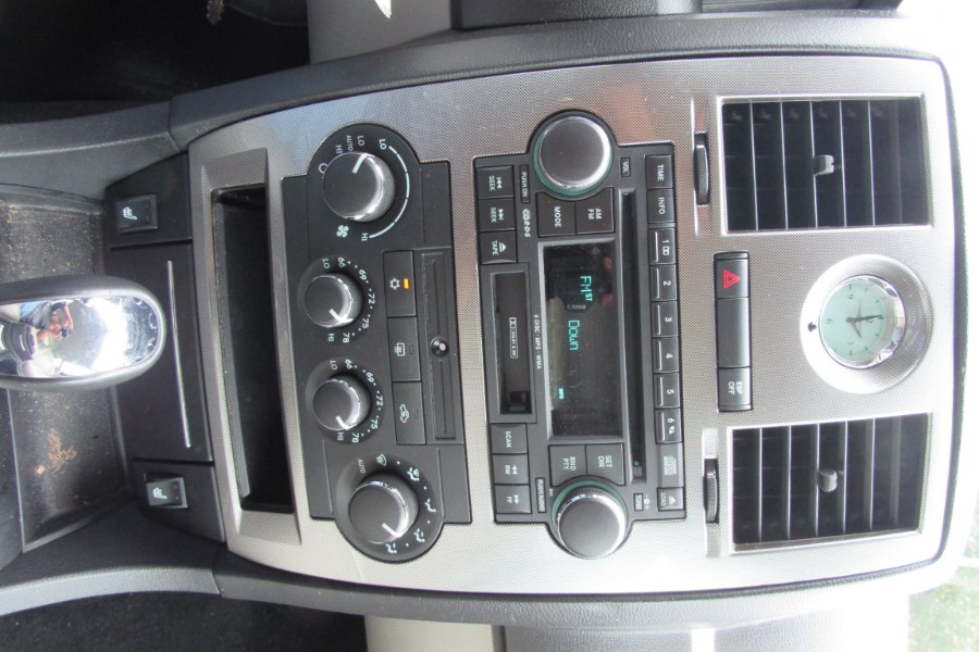 2007 Chrysler 300 4dr Sdn 300 Limited RWD, available for sale in Shelton, Connecticut | Center Motorsports LLC. Shelton, Connecticut 2007 Chrysler 300 4dr Sdn 300 Limited RWD, available for sale in Shelton, Connecticut | Center Motorsports LLC. Shelton, Connecticut
